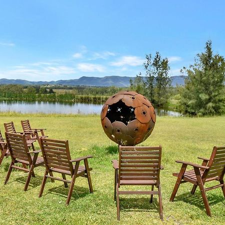 Silver Springs 6Br Luxury Homestead Rothbury Esterno foto