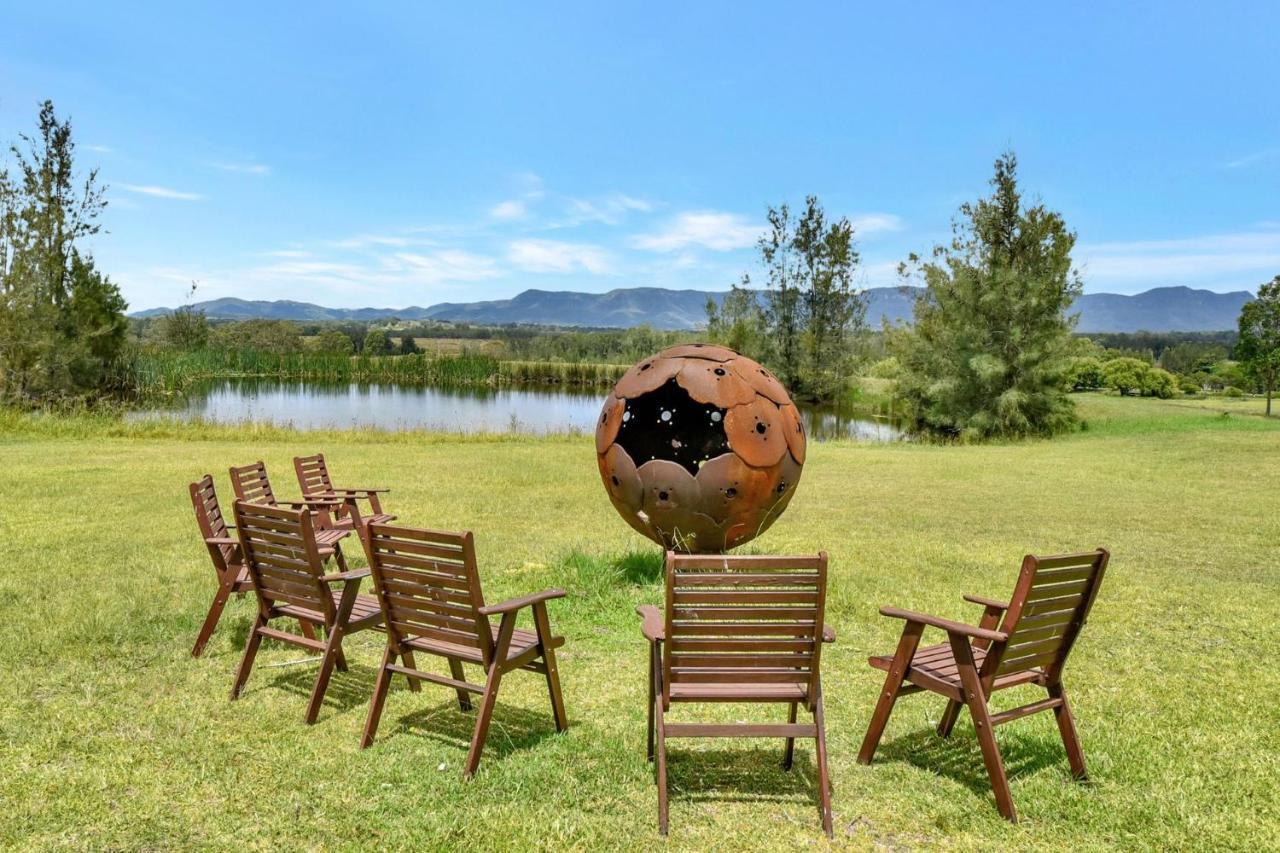 Silver Springs 6Br Luxury Homestead Rothbury Esterno foto