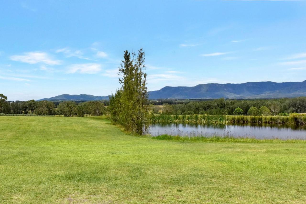 Silver Springs 6Br Luxury Homestead Rothbury Esterno foto